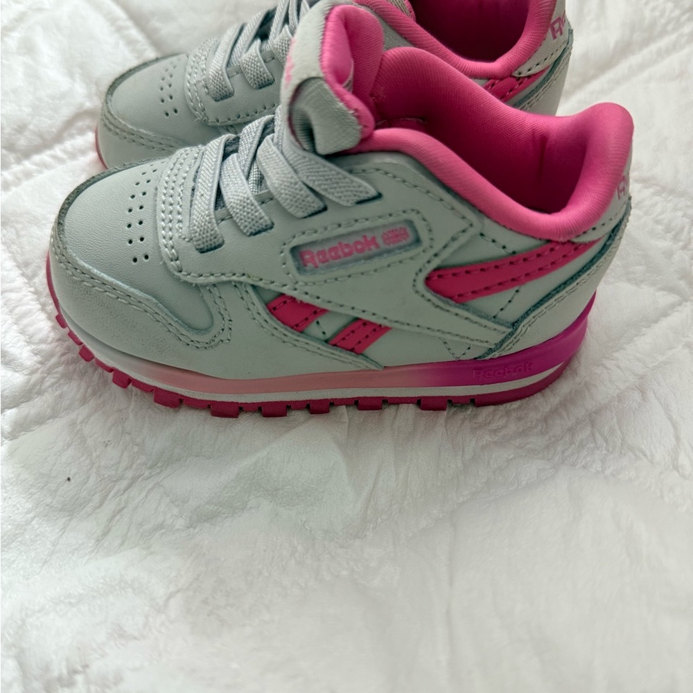 Reebok Kids Sneakers - Light Gray and Bright Pink
